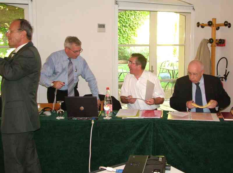 01_Dscf0091 (Balvay).jpg - Le bureau se prépare